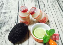 牛油果益力多果汁的做法图解1