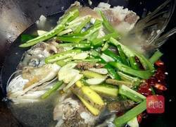 豆泡煮鳙鱼的做法图解5