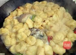 豆泡煮鳙鱼的做法图解7