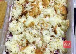 Illustration of how to make dragon fruit cream layer cake box 5