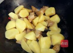 土豆烧五花肉的做法图解8