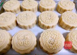 广式月饼（100克莲蓉蛋黄馅）的做法图解32