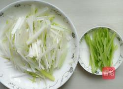 香葱炒鸡丝的做法图解2
