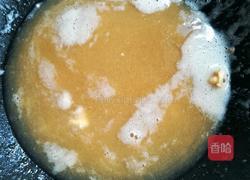 咸蛋黄虾仁豆腐的做法图解2