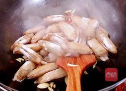 葱爆蛏子的做法图解5