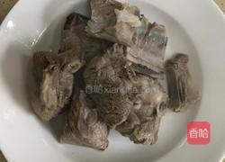 排骨酸菜炖粉条的做法图解4