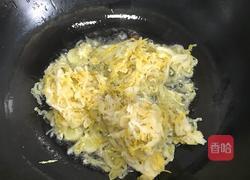 排骨酸菜炖粉条的做法图解8