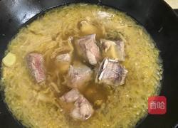 排骨酸菜炖粉条的做法图解12