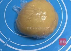 ❀⚘莲༵蓉蛋༵黄月༵饼的做法图解2