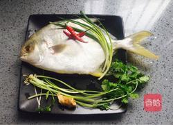 茄汁金鲳鱼的做法图解2