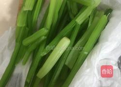 芹菜胡萝卜肉饺子的做法图解6