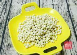 鲜芡实莲子百合糖水的做法图解2