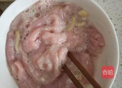 酸菜水煮肉片的做法图解2