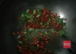 尖椒炒鸡蛋的做法图解3
