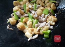 油豆腐炒肉的做法图解3