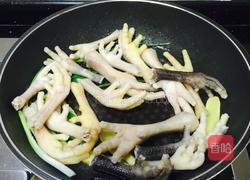 红枣枸杞当归鸡脚的做法图解6