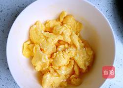 金针菇炒鸡蛋的做法图解4