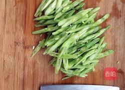 豆角炒肉的做法图解1