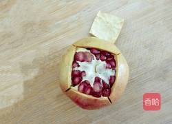 巧剥石榴的做法图解5