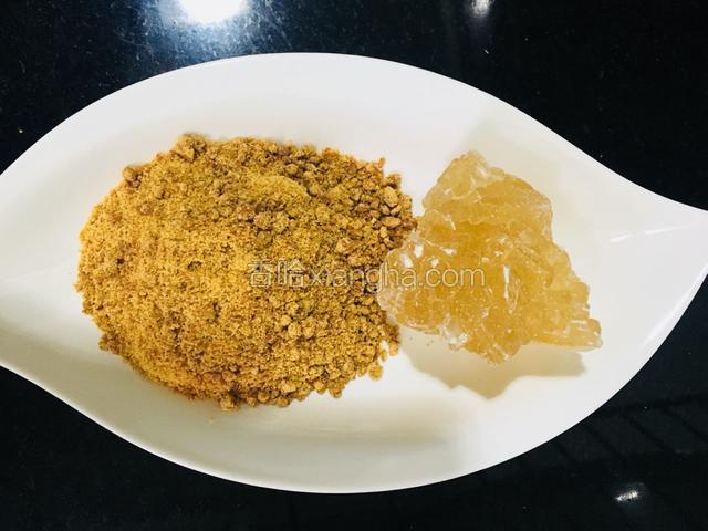 准备好好糖和冰糖。