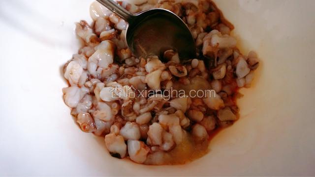 拌匀，腌制十分钟