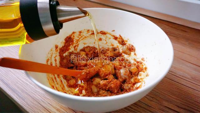 肉馅加入花生油