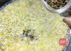 自制麻辣牛肉酱的做法图解7