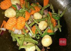 四季豆炒胡萝卜的做法图解5