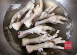 眉豆香菇煲鸡脚汤的做法图解2