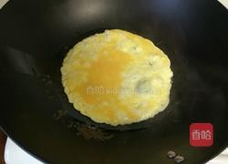 葱花煎鸡蛋的做法图解2