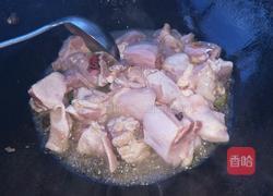 板栗炖鸡的做法图解5