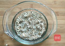 桃胶薏仁白果汤的做法图解10