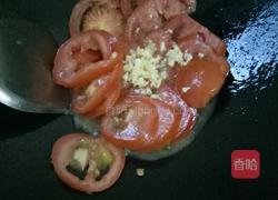 西红柿瘦肉汤的做法图解2