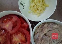 西红柿瘦肉汤的做法图解1