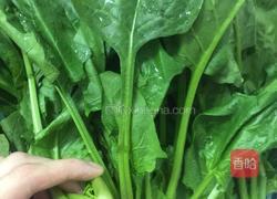 素炒菠菜的做法图解1