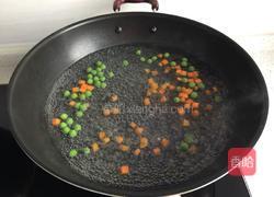 黄豆芽炒肉的做法图解3