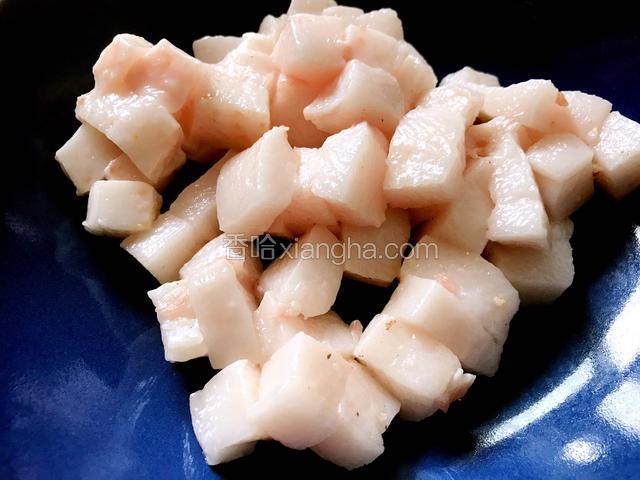 猪油或者肥肉，洗净后切成小丁（做这个汤最好吃的还是肥肉渣的油渣）