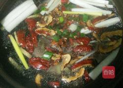 鸡腿菌菇砂锅面的做法图解4