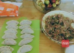 芹菜萝卜水饺的做法图解3