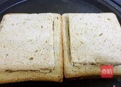 鸡蛋火腿烤面包片的做法图解5
