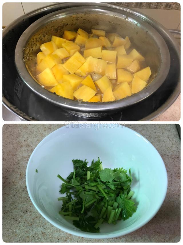 大火烧开转中小火蒸2小时左右。这中间将香菜洗净切碎备用。