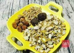 石斛麦冬鲍鱼排骨炖汤的做法图解1