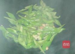 青椒炒卤水苦肠的做法图解3