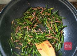 韭菜花炒牛肉的做法图解10