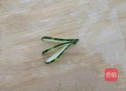 黄瓜石榴拼盘的做法图解2