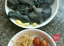 花旗参炖乌鸡的做法图解1