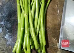 油渣炒空心菜根的做法图解2