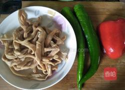 双椒炒鸭肠的做法图解1