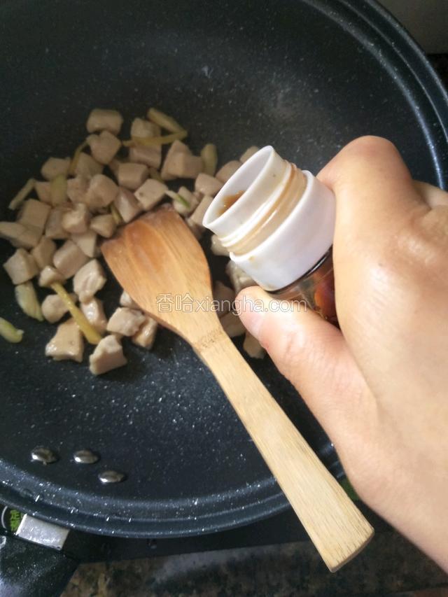 加入酱油