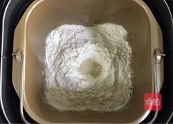 玉米香肠面包的做法图解1